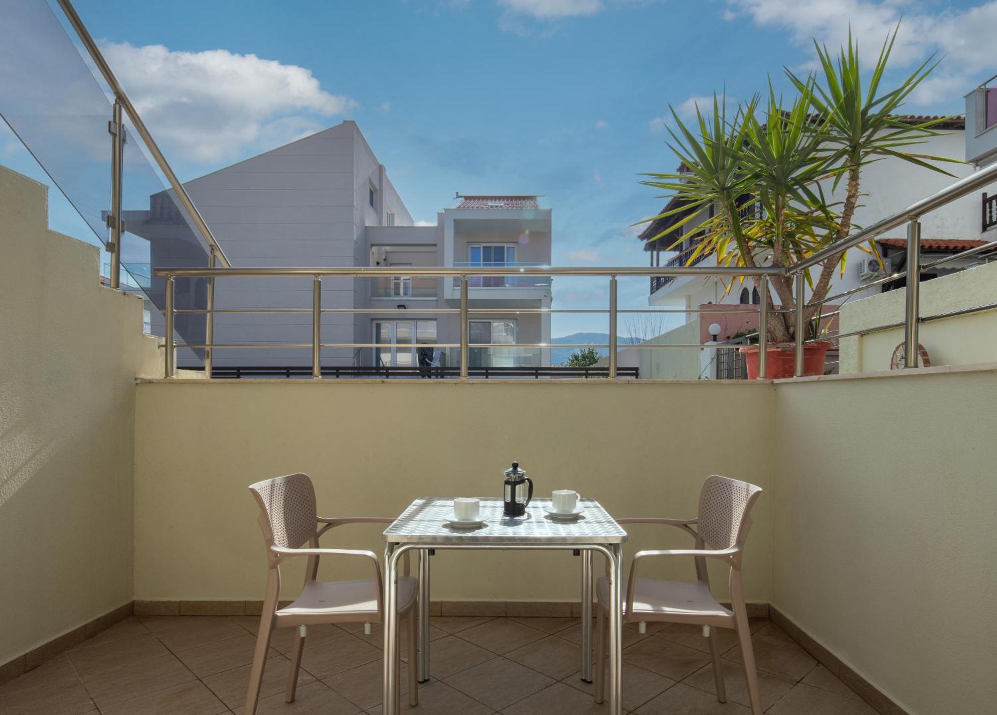 Ioranna Aparthotel Sarti Bagian luar foto